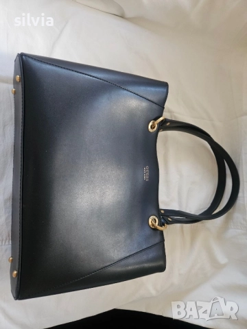 Дамска чанта Guess оригинал, снимка 4 - Чанти - 52444629