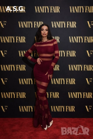 Уникална дълга рокля