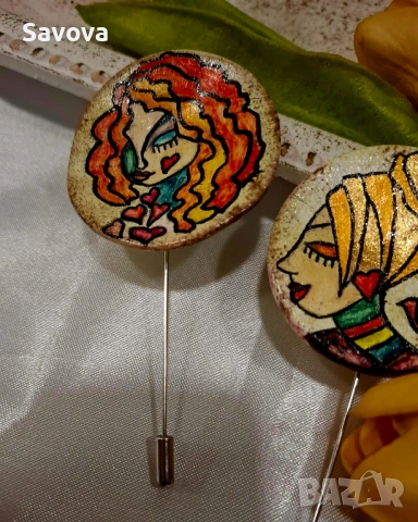 Брошки "Трите дами", снимка 2 - Подаръци за жени - 53078327