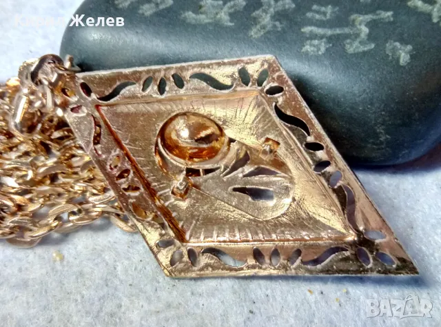 СТАРО ПОЗЛАТЕНО РУСКО РЕТРО КОЛИЕ АЖУРЕН МЕДАЛЬОН с ФАСЕТИРАН ЦВЕТЕН КРИСТАЛ 47490, снимка 9 - Антикварни и старинни предмети - 48734436