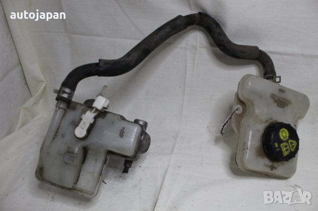 Спирачна помпа и казанче Мазда 5 2.0 146кс 05г Mazda 5 2.0 146hp 2005