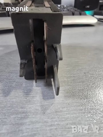 7M3953235 Бутон аварийни светлини Volkswagen Sharan I, снимка 3 - Части - 52928579