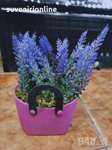 Изкуствени цветя в кашпа, снимка 1