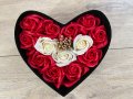 Ръчно декорирани сапунени рози в кутии за 8 март-Свети Валентин-подарък цветя