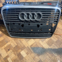 Решетка Audi A6, снимка 2 - Части - 44890478