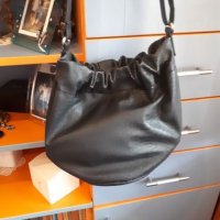 Дамска чанта на Esprit, снимка 2 - Чанти - 27155636