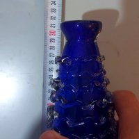 Синя стъклена ваза, снимка 8 - Вази - 38875151