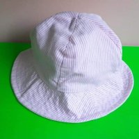 Английска детска шапка-кепе NEXT , снимка 1 - Шапки, шалове и ръкавици - 40732829