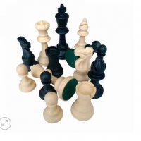 Пластмасови фигури  за шах 72мм  с филц отдолу, снимка 1 - Шах и табла - 37951924