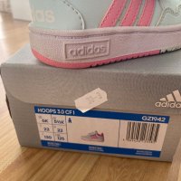 Маратонки за момиче Adidas, снимка 3 - Детски маратонки - 44096280