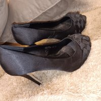 обувки с ток , снимка 1 - Дамски обувки на ток - 43821665