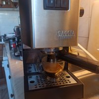 Кафе машина Гаджия класик инокс с месингова ръкохватка с крема диск, работи отлично , снимка 1 - Кафемашини - 38548276