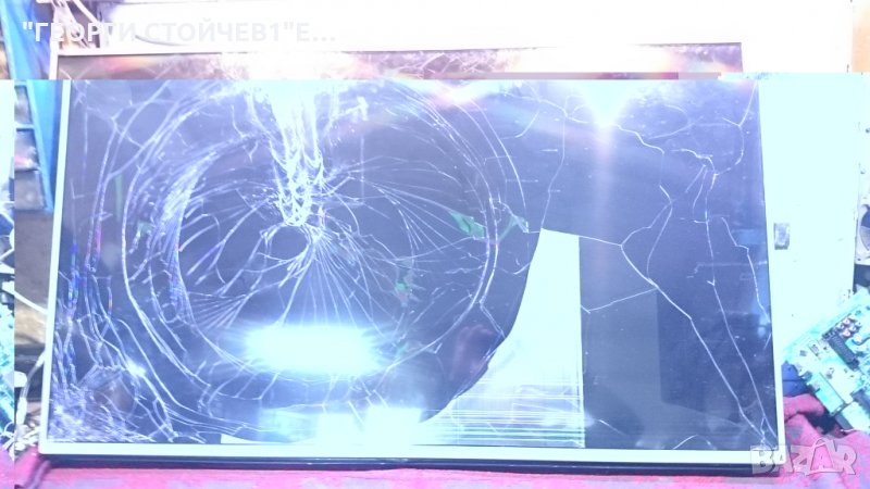 49LF540V СЪС СЧУПЕНА МАТРИЦА, снимка 1