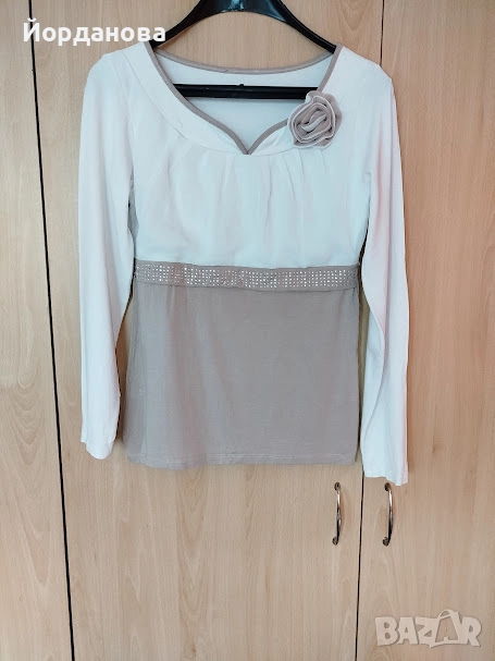 Елегантна вталена блуза с ефектен набор при деколтето, снимка 1