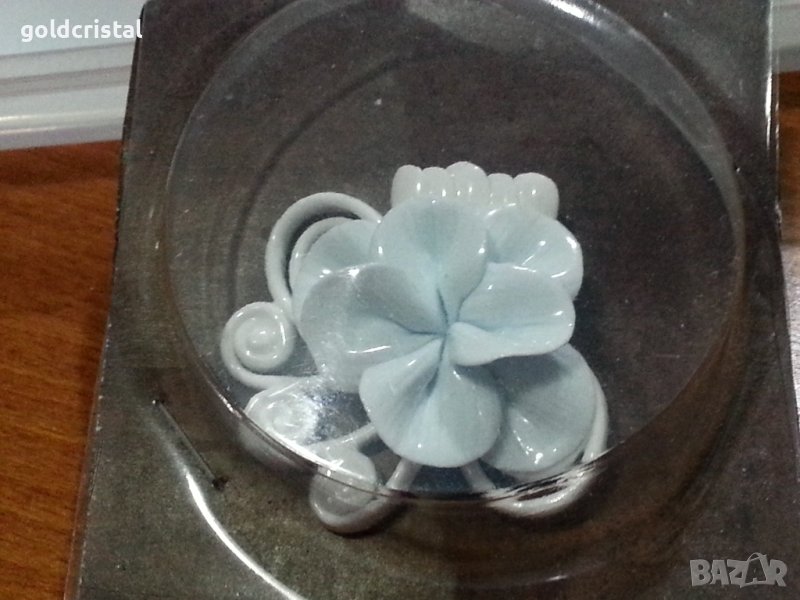 Стар български костен порцелан Бононя прекрасна брошка , снимка 1