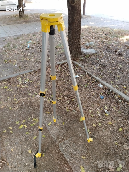 Лек трипод,тринога,триножник,статив от алуминий, снимка 1