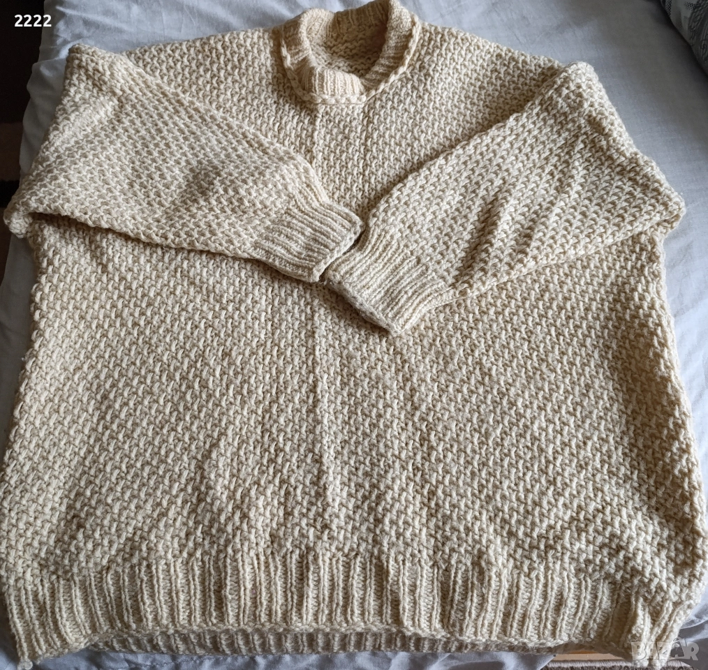 Продавам ръчно плетена вълнена блуза, снимка 1