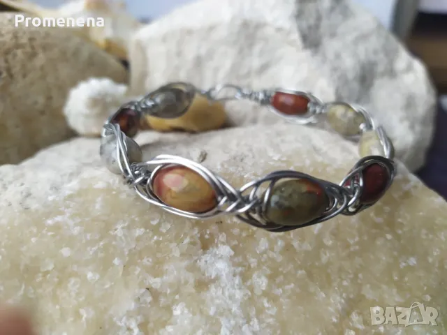 Ръчна изработка Гривна от естествени кристали и тел, снимка 18 - Гривни - 48504135