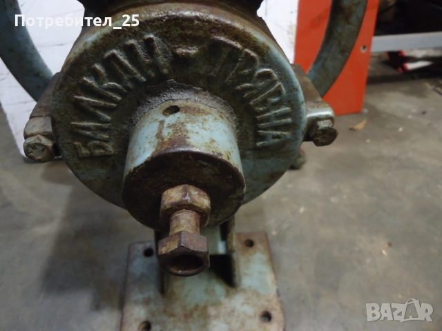 Стара мелачка за зърно, снимка 2 - Други ценни предмети - 52437620