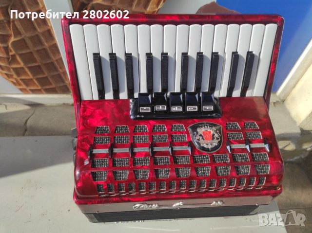 Продавам акордеон 40 баса Royal Standart Meteor Роял Стандарт Метеор, снимка 9 - Акордеони - 44034332