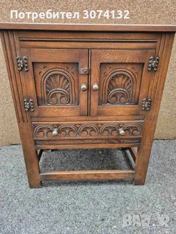Шкаф в Готически стил с дърворезба, снимка 4 - Шкафове - 49667934