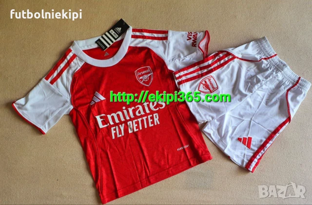 Арсенал титулярен детски футболен екип 2025/26