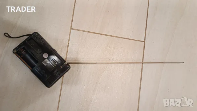 Телескопична антена с диаметър 4mm и дължина 123-520mm.