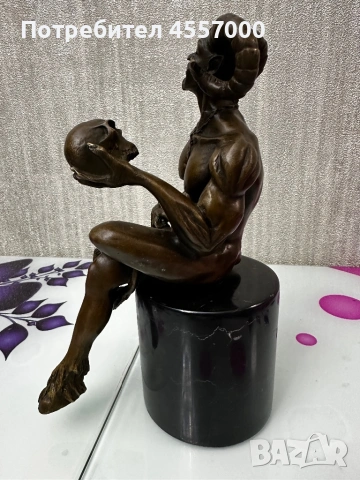 Бронзова статуетка „Фавн с череп“ – авторска пластика „M. Nick“ върху мрамор, снимка 2 - Антикварни и старинни предмети - 53405941