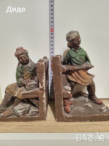 Двойка стопери-разделители за книги .