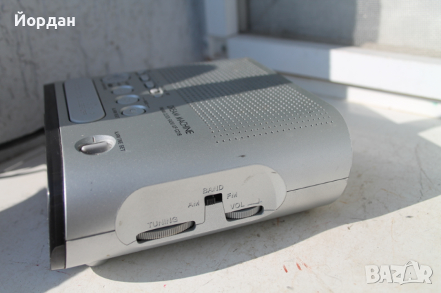 Радио "Sony" с аларма, снимка 5 - Радиокасетофони, транзистори - 44898502