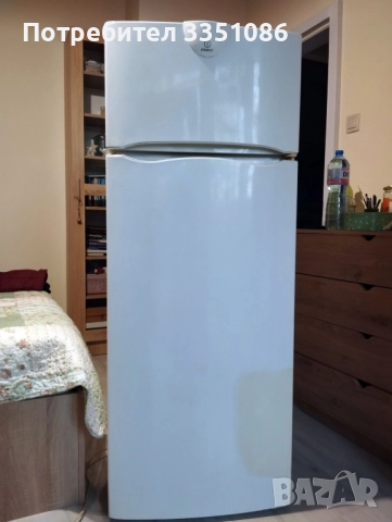 Продавам хладилник indesit, снимка 2 - Хладилници - 52752496