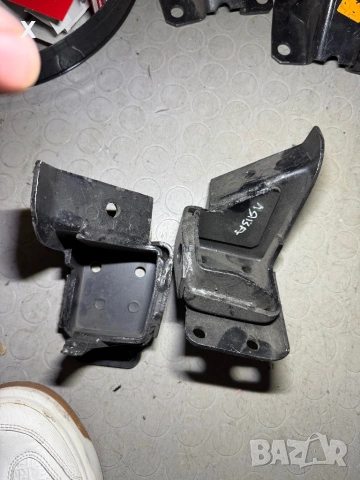 Конзола окачване двигател лява и дясна ЛАДА НИВА НОВИ ОРИГИНАЛНИ, снимка 2 - Части - 53381556