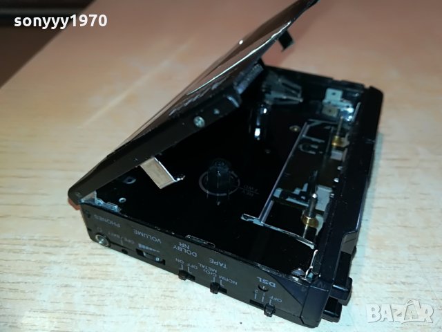 поръчан-aiwa hs-p202mIII walkman MADE IN SINGAPORE-mettal, снимка 12 - MP3 и MP4 плеъри - 28735790