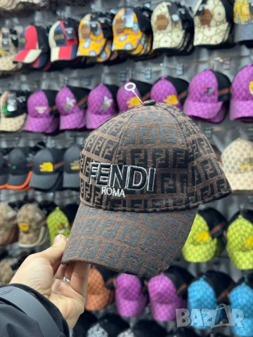 шапки с козирка dsquared2 icon fendi , снимка 9 - Шапки - 50672533