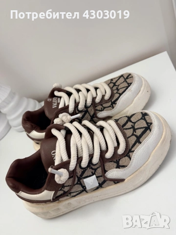 Маратонки Валентино номер 41