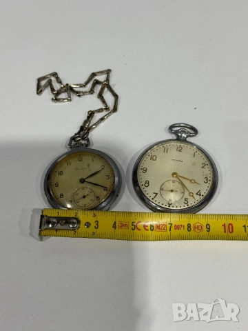 Часовници Искра и Салют, снимка 2 - Антикварни и старинни предмети - 53168079