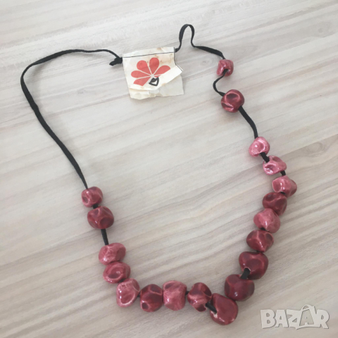 Уникален подарък! Красив гердан с етикет от 70те, снимка 2 - Колиета, медальони, синджири - 44859740