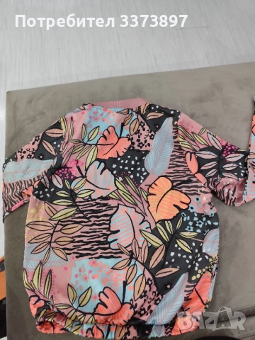 Тънко горнище за момиче , снимка 2 - Детски якета и елеци - 52448533