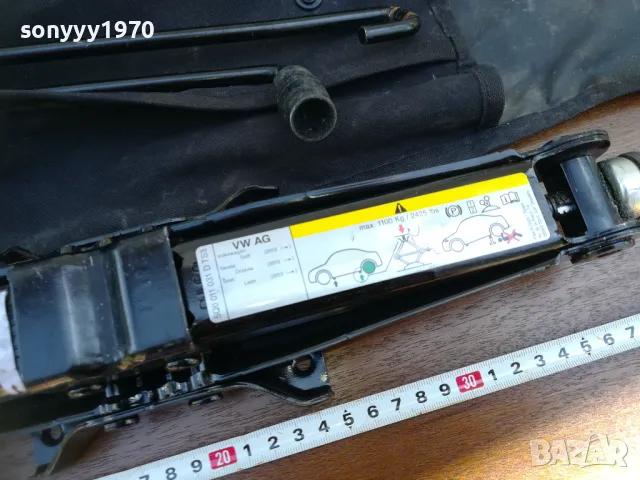заявен-VW SKODA SEAT-ORIGINAL КРИК С ВЪРТОК И КЕЙС-ВНОС SWISS 1805251721LCHERY, снимка 15 - Аксесоари и консумативи - 50336155