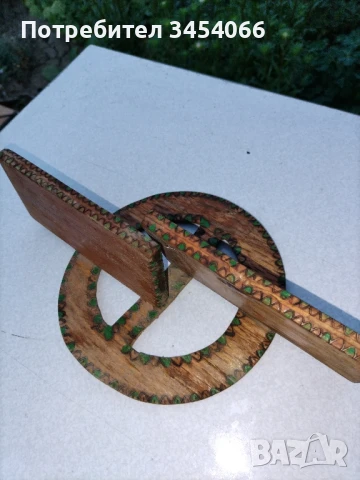 Малка етажерка. , снимка 3 - Антикварни и старинни предмети - 51322804