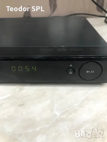 DVD player Samsung , снимка 4 - Плейъри, домашно кино, прожектори - 49641835