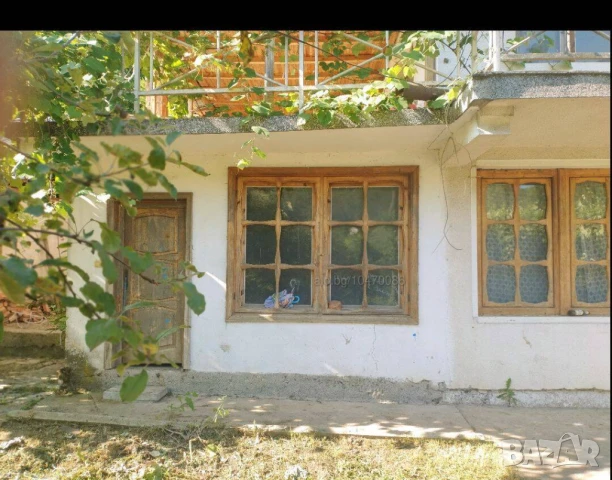 Продавам в гр.Тетевен имот ведно с 4 жил.сгради,гараж и стоп.постройка, снимка 4 - Къщи - 51406240