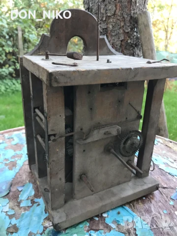 Античен примитивен стенен часовник 18 век, снимка 7 - Антикварни и старинни предмети - 51352064