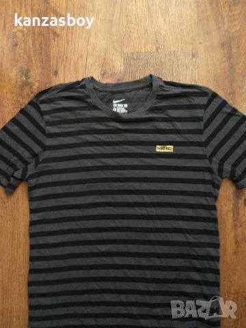 NIKE T-SHIRT FC STRIPE TEE - страхотна мъжка тениска КАТО НОВА, снимка 10 - Тениски - 38107217