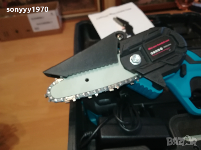 РЕЗАЧКА С ВЕРИГА И 2БР БАТЕРИЙ+ЗАРЯДНО И КУФАР 2003240944, снимка 6 - Градинска техника - 44854075