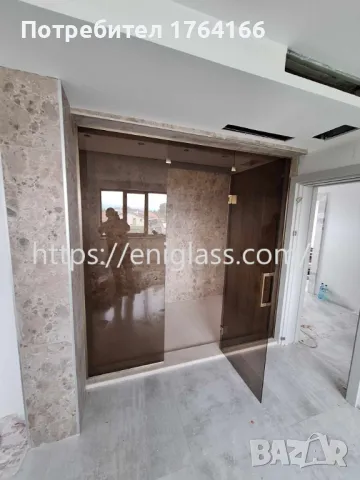 Стъклена стена до тавана за сауна ефект в парна баня