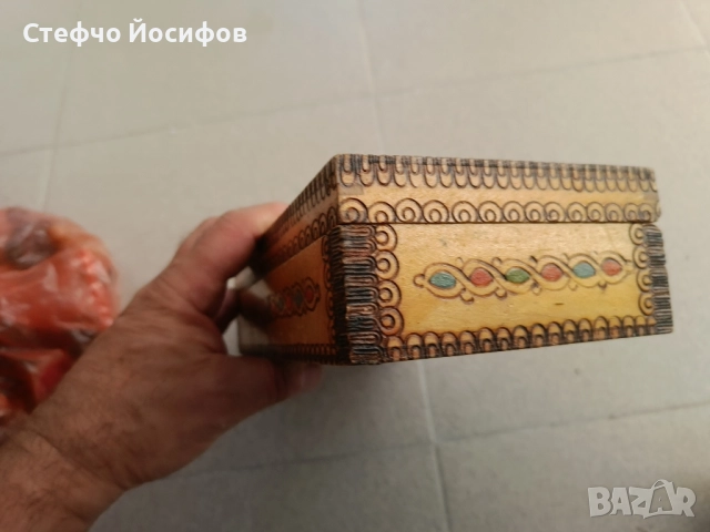 Дървена кутия , снимка 3 - Антикварни и старинни предмети - 51830358