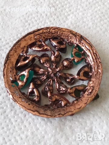 Брошка кръгла с кристали 14432, снимка 3 - Колиета, медальони, синджири - 52810676