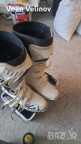 мотокрос ботуши. 