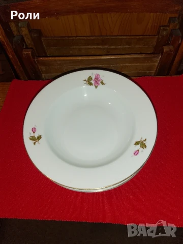 Български порцеланови чинии с цвете и златен кант 6 бр.